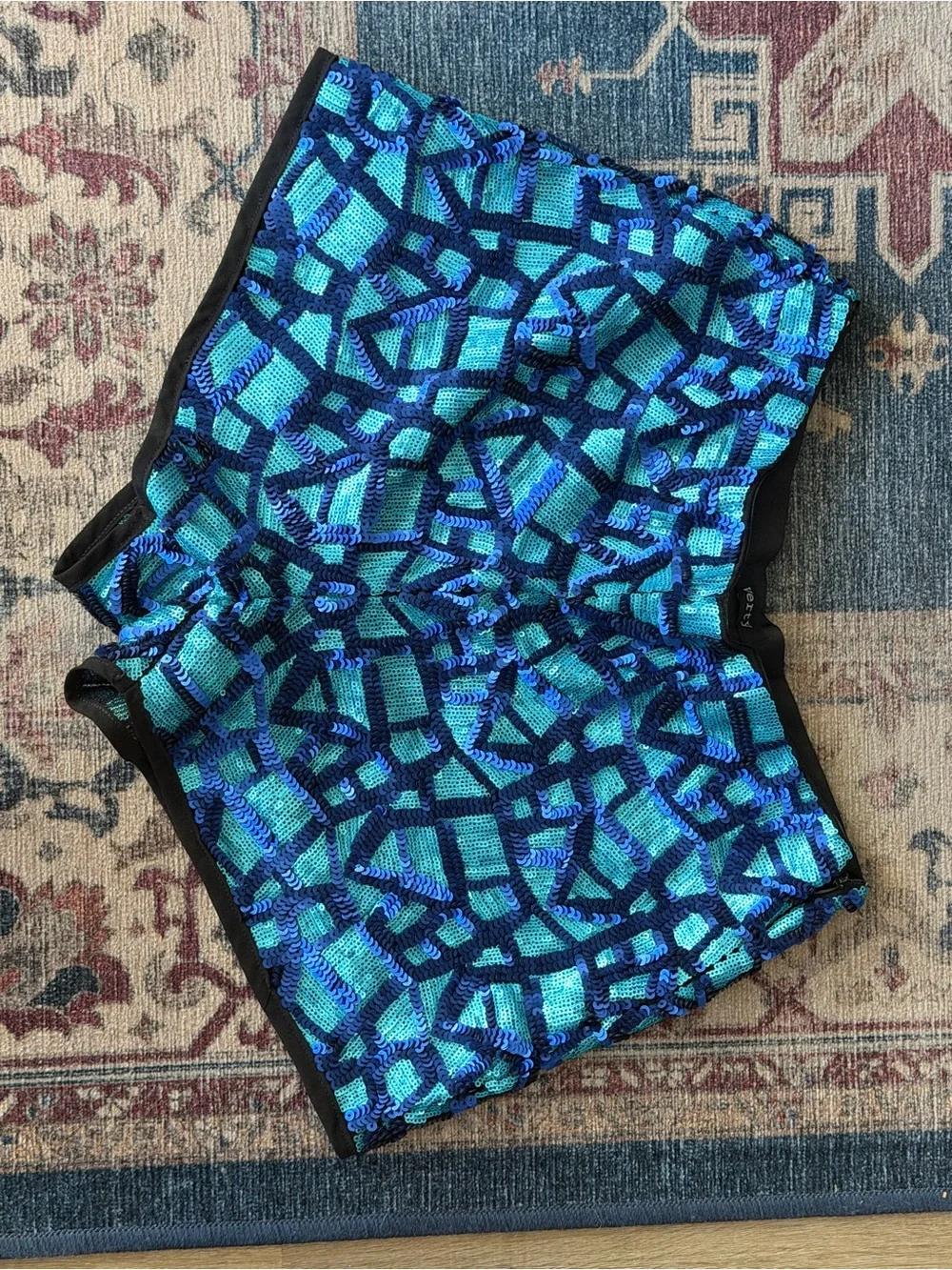 Exquisite Embroidered Shorts 🌴⚡️💧 - Picture 2 of 5